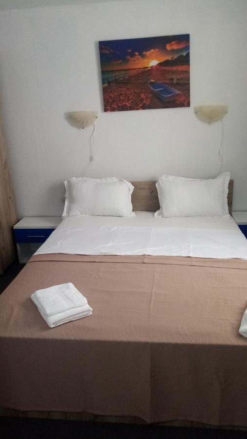 Nelmar Hotell Năvodari Exteriör bild